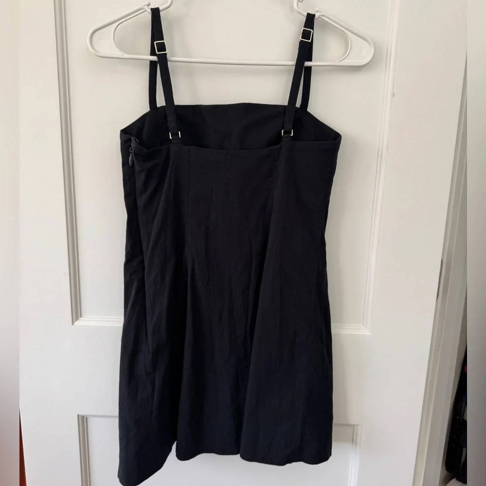 Abercrombie and Fitch Bra-Free Everyday Skort - Picture 6 of 8
